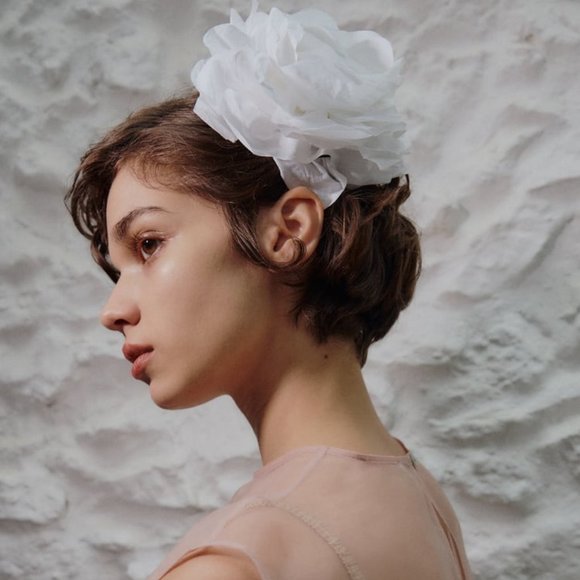 BLOGGER'S Zara Flower Clip NWT - Picture 3 of 15